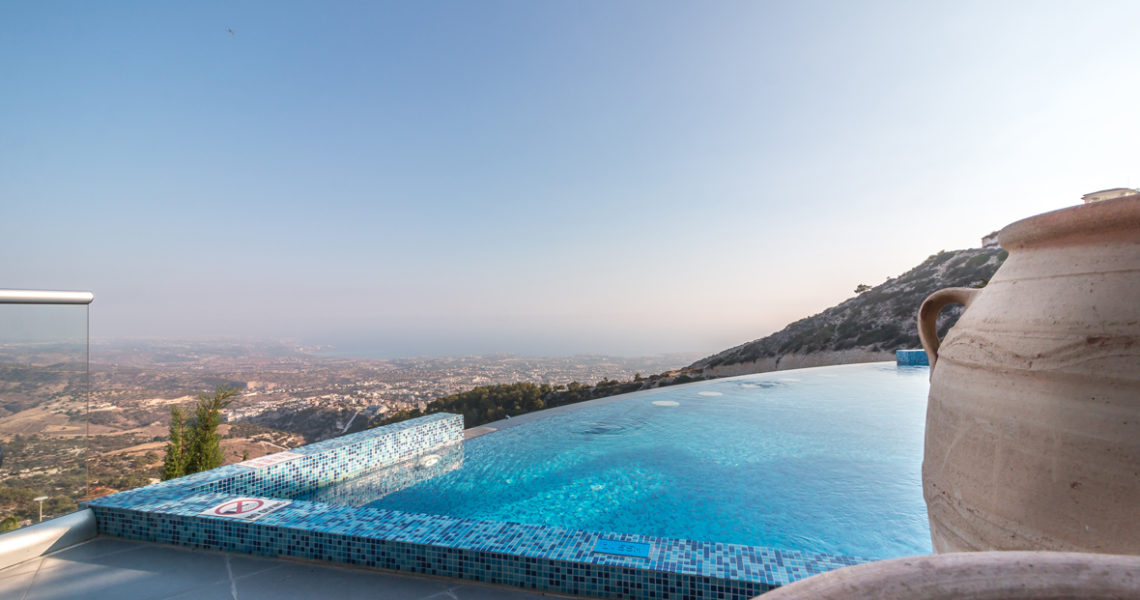 Cyprus Holiday Villa with private infinity swimming pool